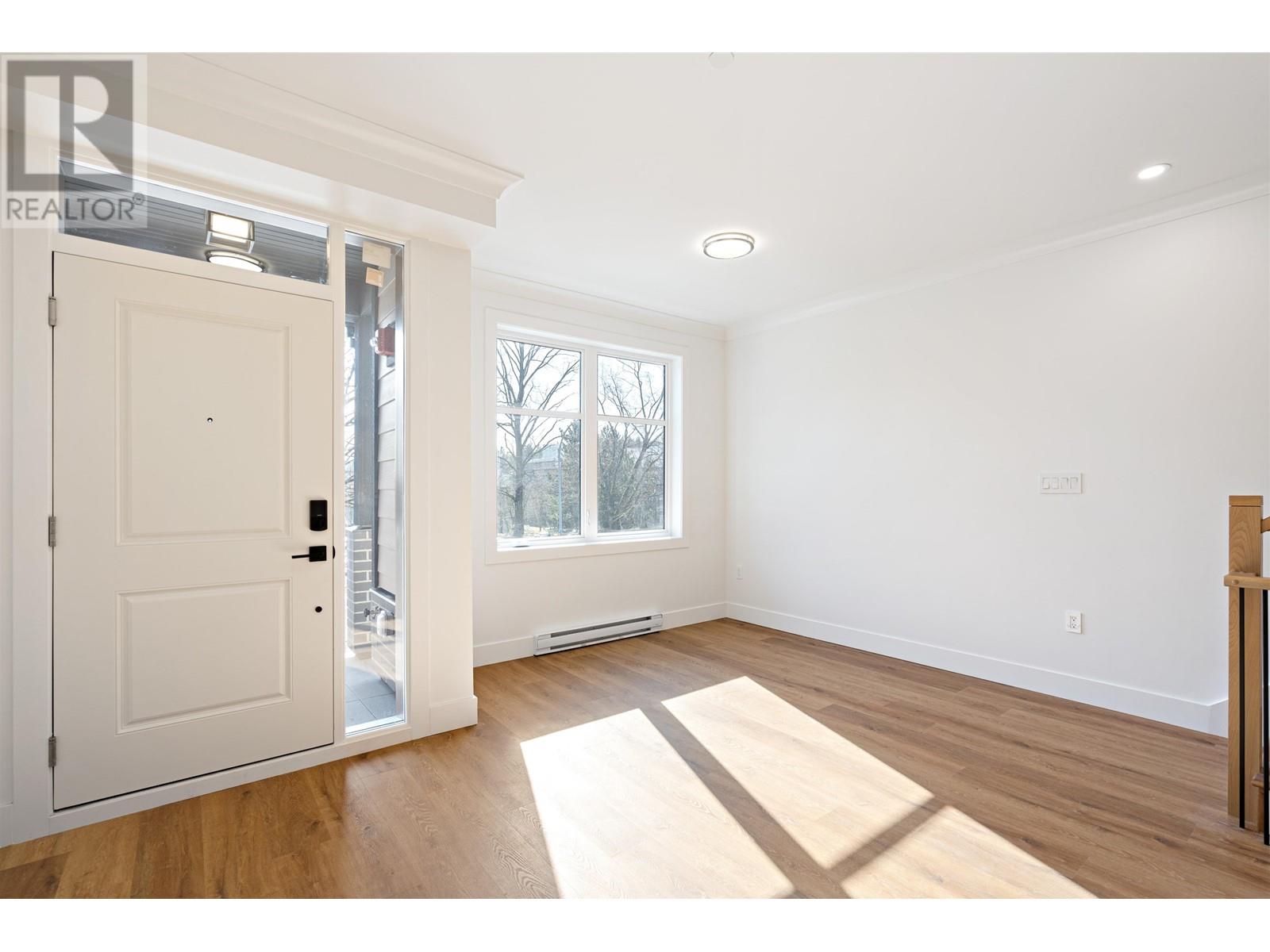 43 E 8th Avenue, New Westminster, British Columbia  V3L 4J4 - Photo 11 - R2856278