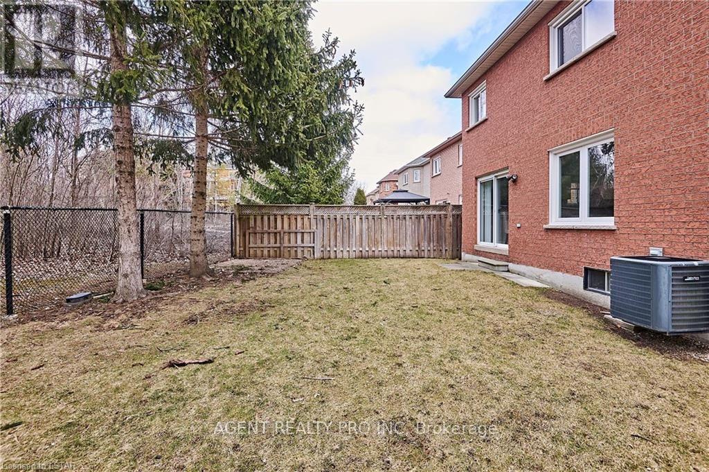 5498 Red Brush Drive, Mississauga, Ontario  L4Z 4A7 - Photo 36 - W8119924