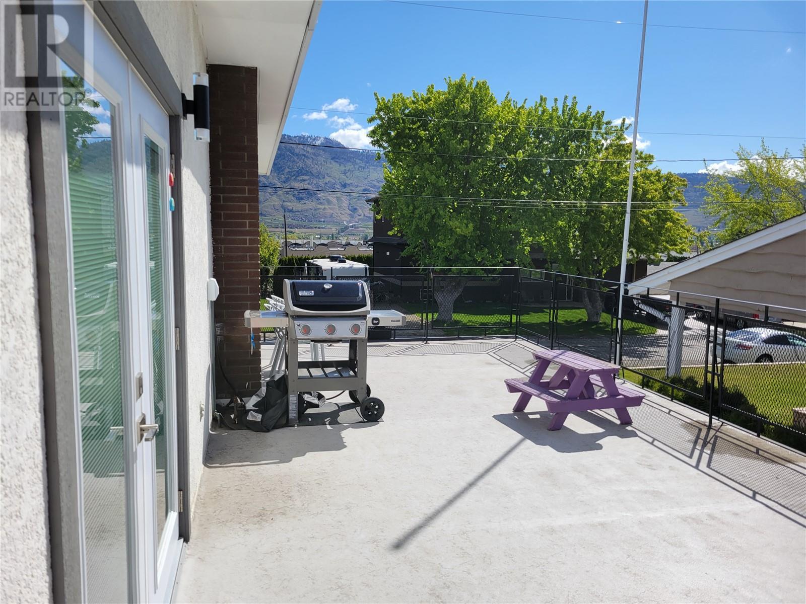 24 Finch Crescent Osoyoos Photo 8
