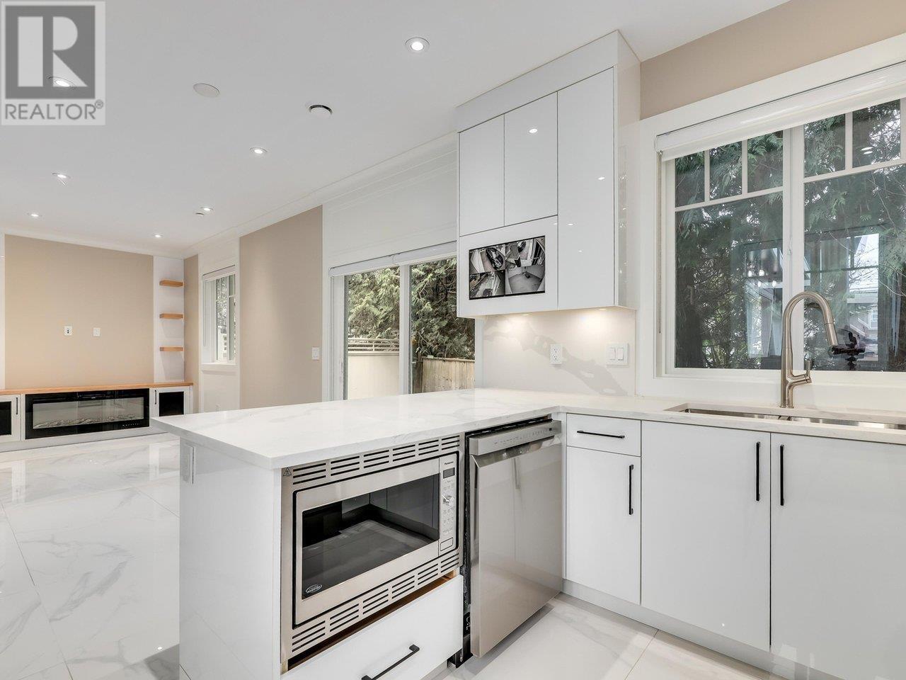 5508 Williams Road, Richmond, British Columbia  V7E 1K3 - Photo 12 - R2856620