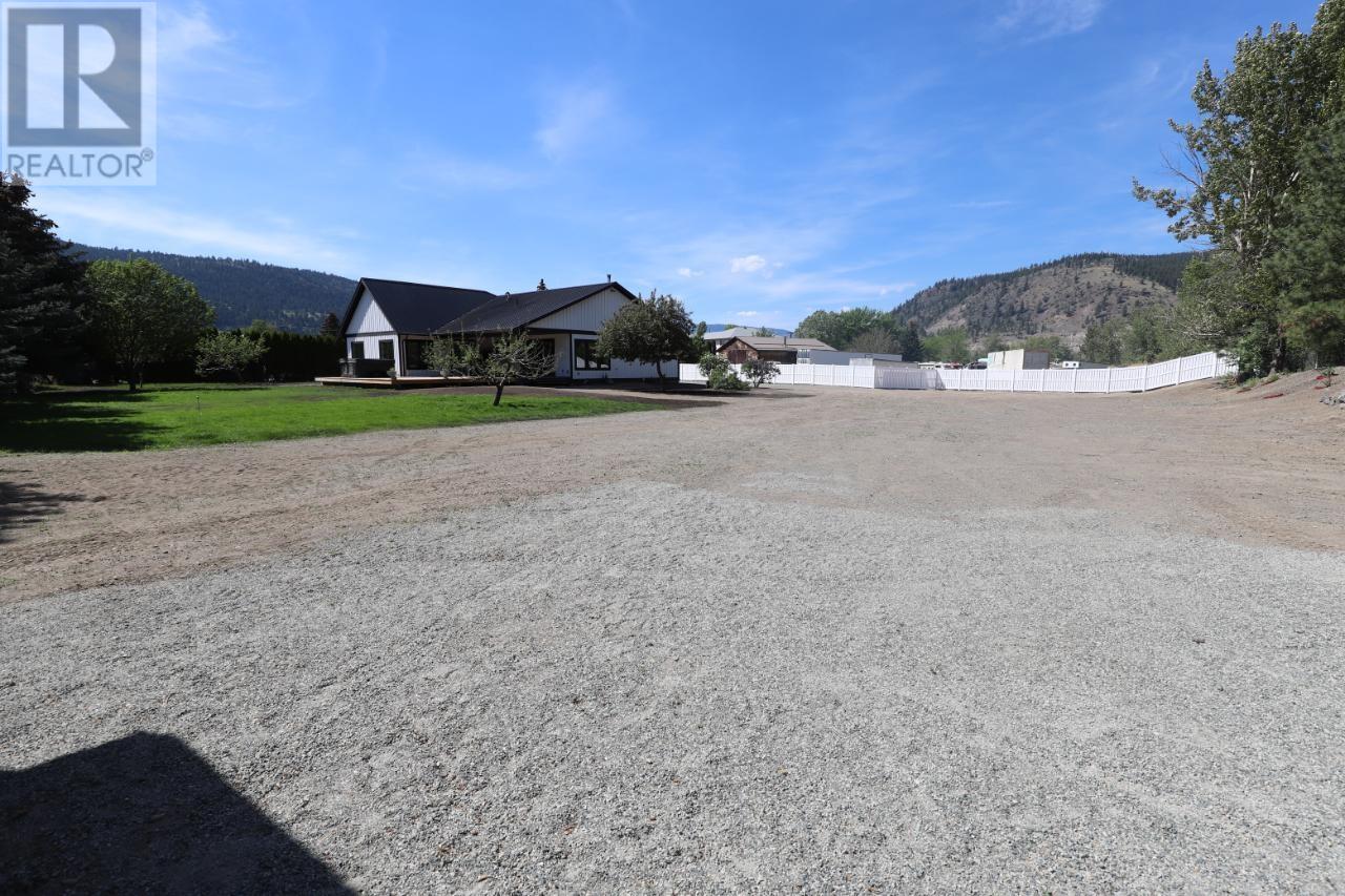 1550 Williams Cres, Merritt, British Columbia  V1K 1K9 - Photo 3 - 177073
