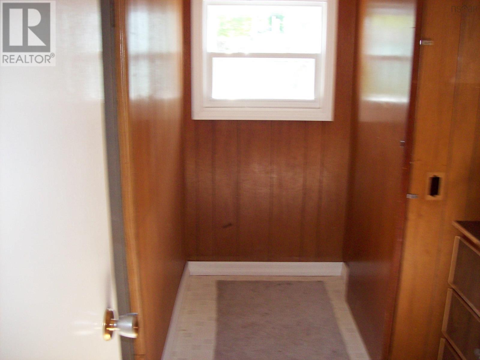 41 Dunn Street, Springhill, Nova Scotia  B0M 1X0 - Photo 10 - 202404065