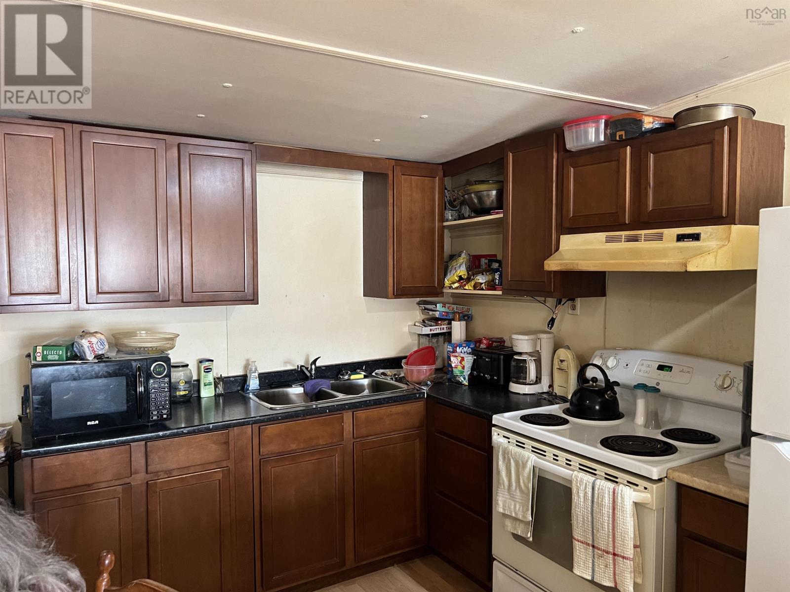 41 Dunn Street, Springhill, Nova Scotia  B0M 1X0 - Photo 3 - 202404065
