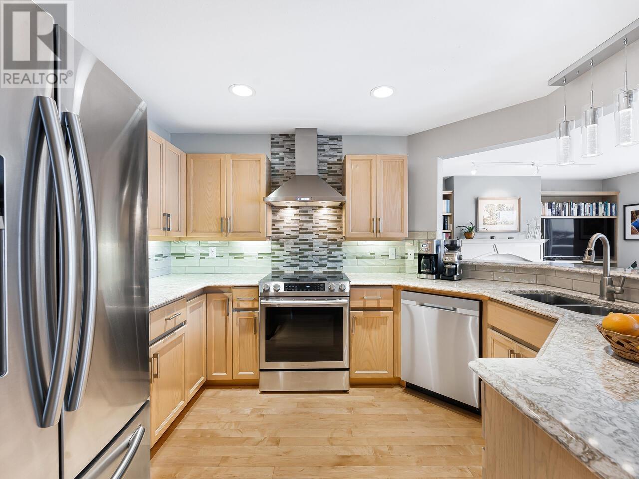 4 1900 Indian River Crescent, North Vancouver, British Columbia  V7G 2R1 - Photo 10 - R2856680