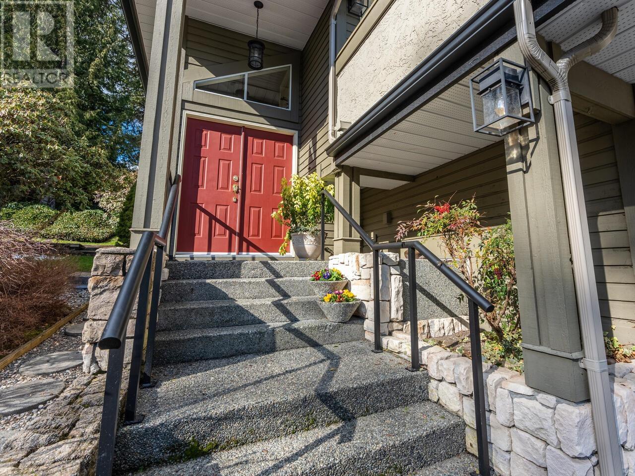 4 1900 Indian River Crescent, North Vancouver, British Columbia  V7G 2R1 - Photo 2 - R2856680