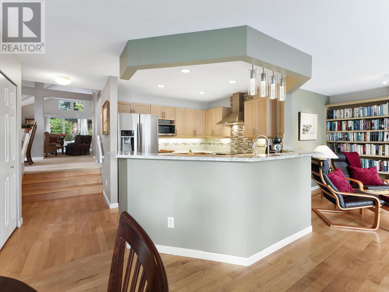 4 1900 Indian River Crescent, North Vancouver, British Columbia  V7G 2R1 - Photo 9 - R2856680
