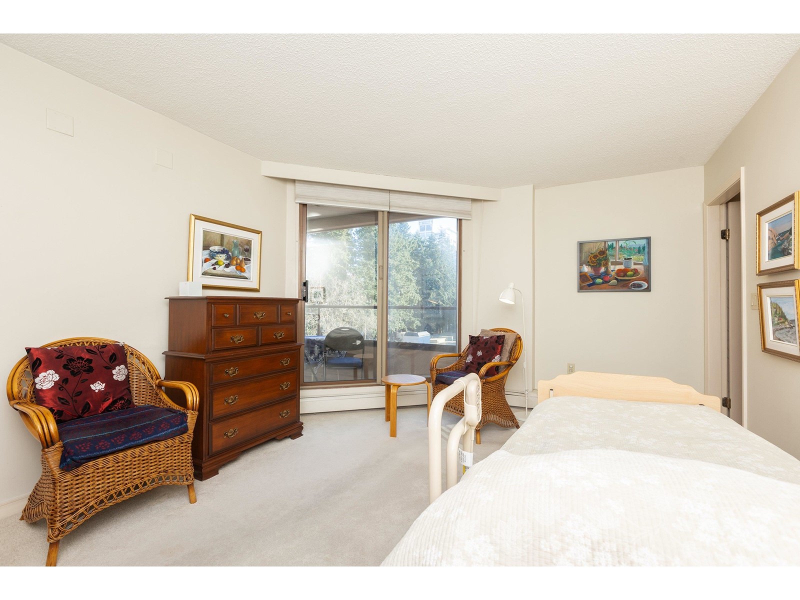 Listing Picture 12 of 38 : 506 15111 RUSSELL AVENUE, White Rock - 魯藝地產 Yvonne Lu Group - MLS Medallion Club Member