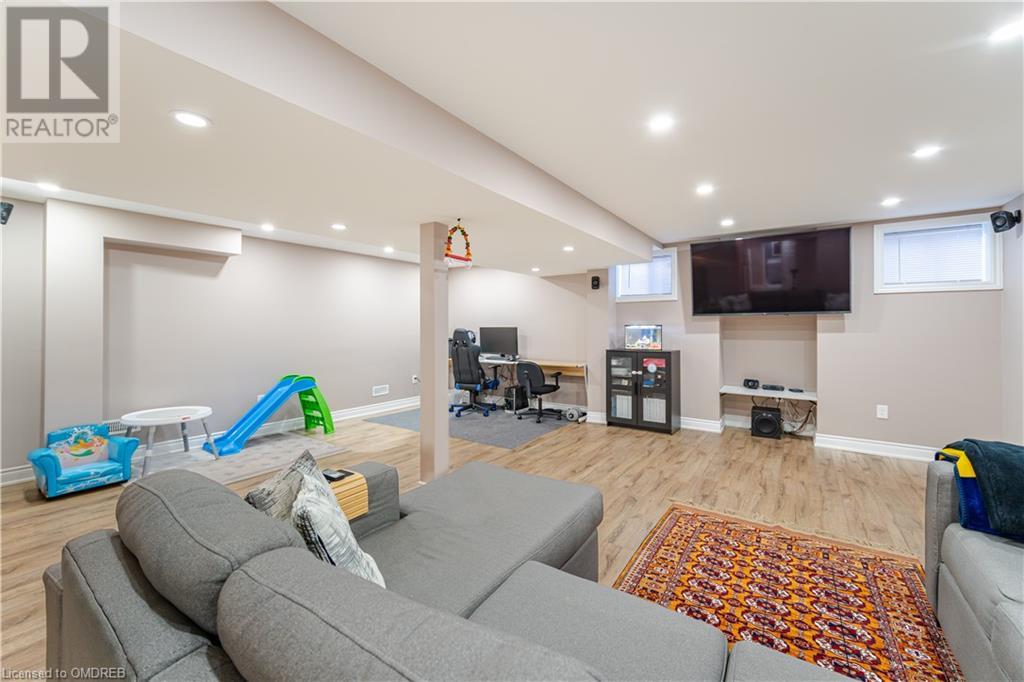 16 Bastia Street, Waterdown, Ontario  L9B 1V3 - Photo 43 - 40550644