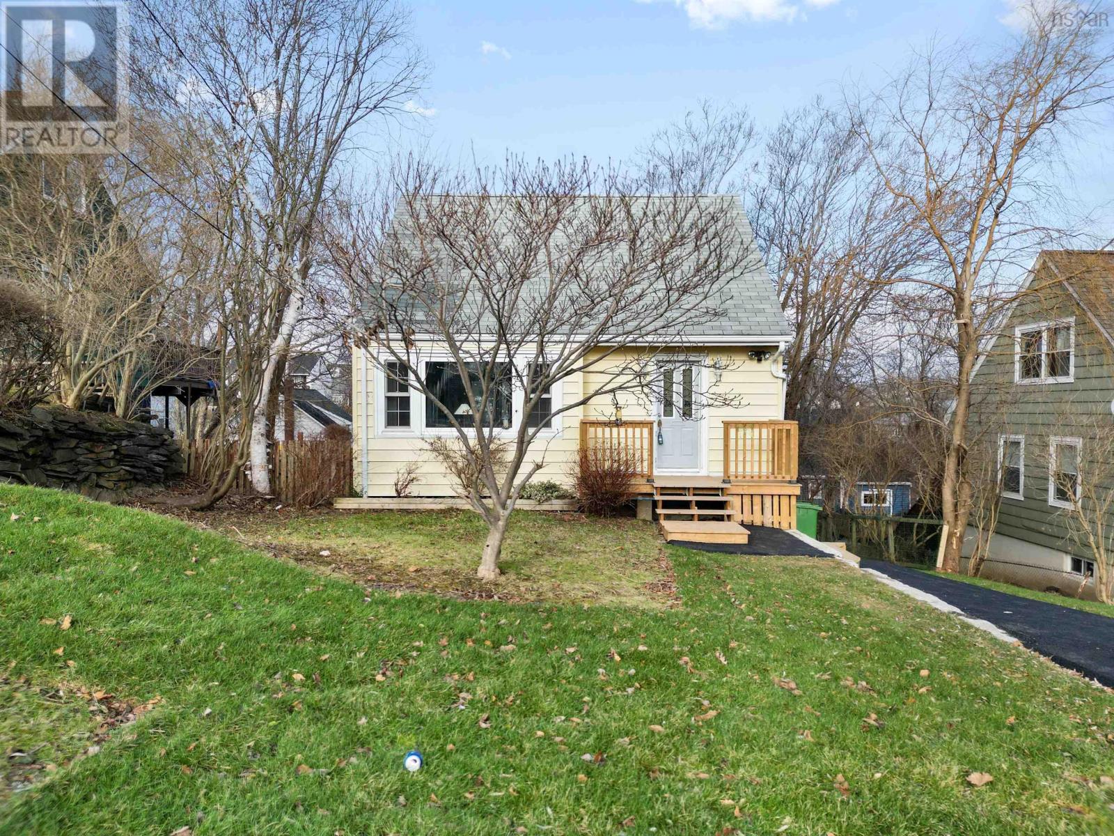 89 Frederick Avenue, Halifax, Nova Scotia  B3N 2K7 - Photo 2 - 202404109