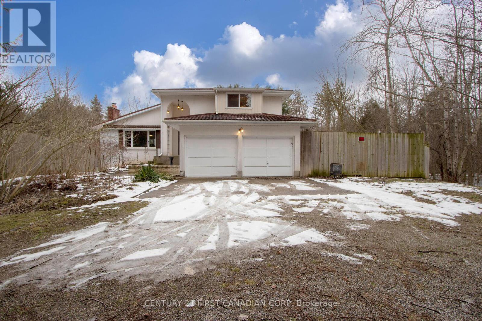 1835 Mark Settlement Dr, North Middlesex, Ontario  N0M 2K0 - Photo 2 - X8121676