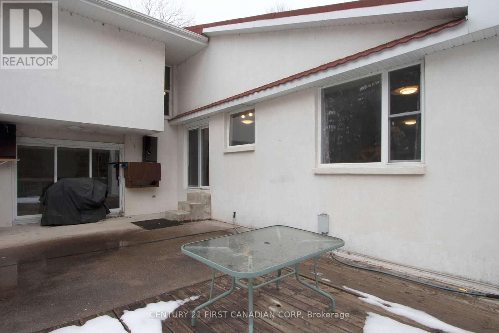 1835 Mark Settlement Dr, North Middlesex, Ontario  N0M 2K0 - Photo 29 - X8121676