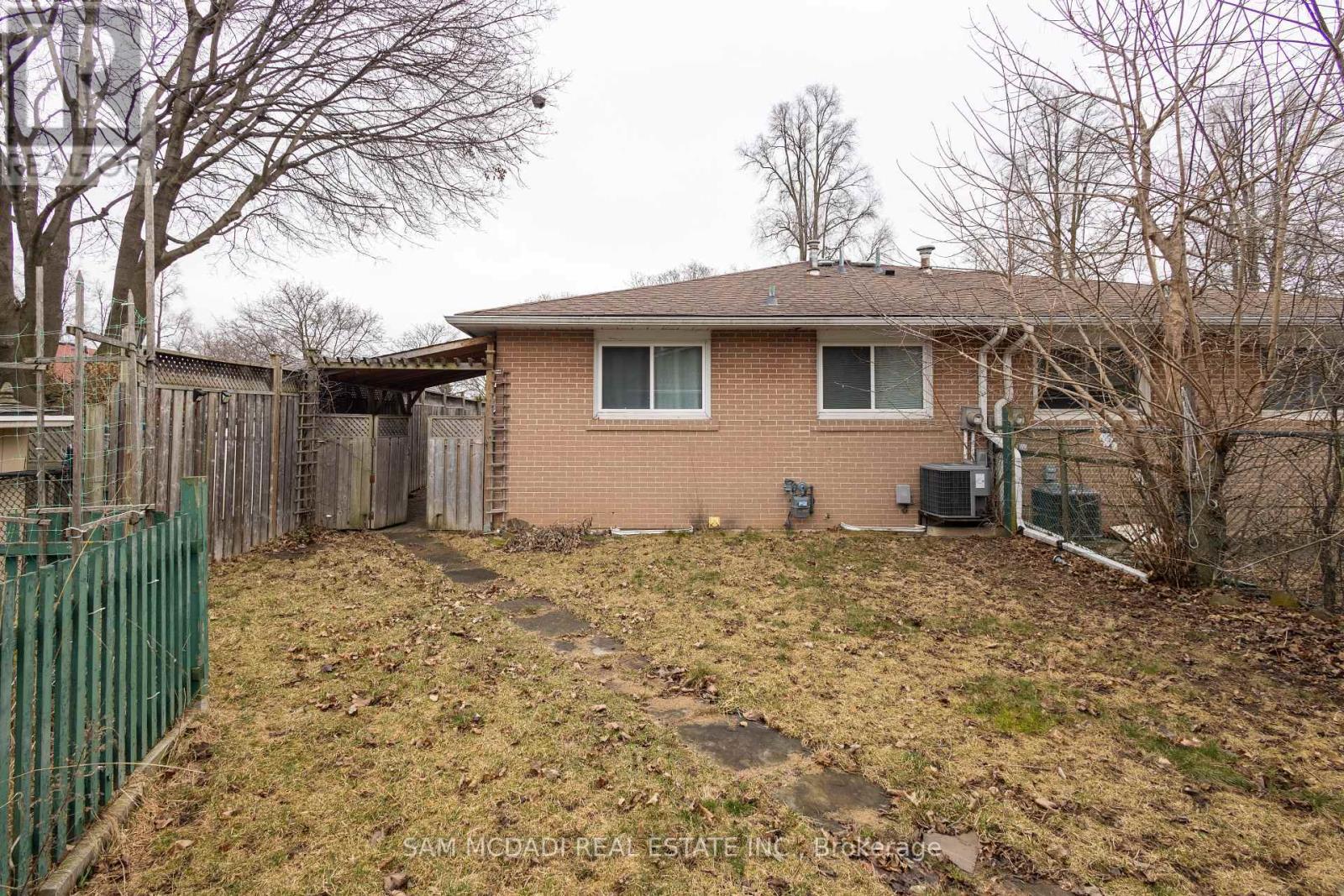 1524 Lewisham Dr, Mississauga, Ontario  L5J 3R5 - Photo 35 - W8122470