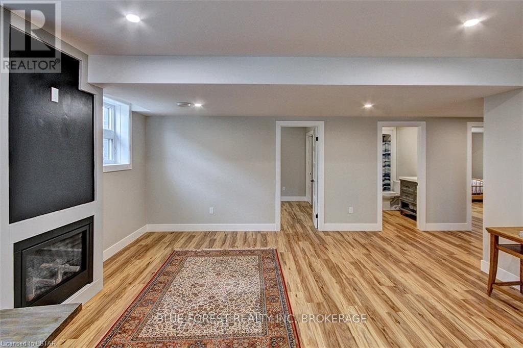 149 Hennessy St St, Lambton Shores, Ontario  N0N 1J0 - Photo 24 - X8122266