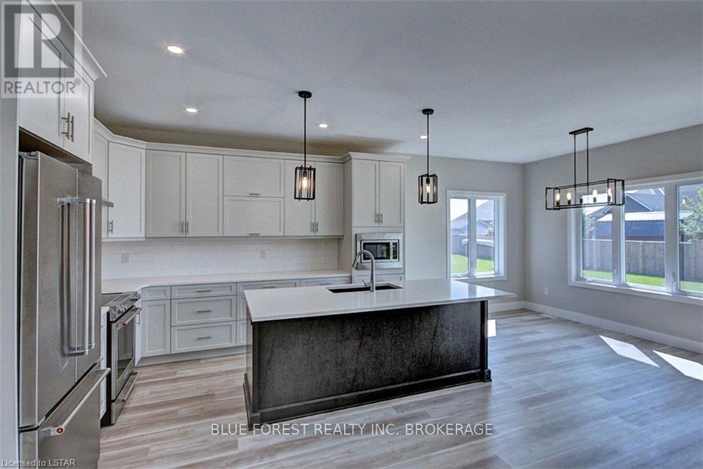 3584 Britt Blvd, Plympton-Wyoming, Ontario  N0N 1E0 - Photo 16 - X8122378