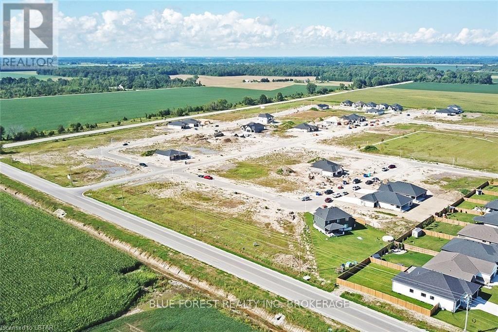 3584 Britt Blvd, Plympton-Wyoming, Ontario  N0N 1E0 - Photo 4 - X8122378