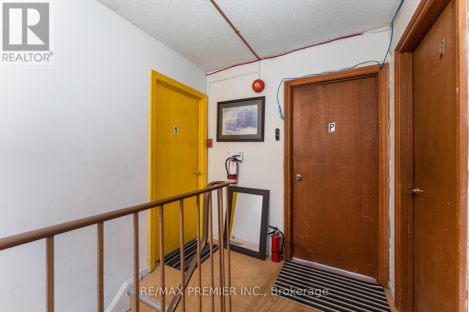 886-890 Wilson Ave, Toronto, Ontario  M3K 1E7 - Photo 37 - W8122854