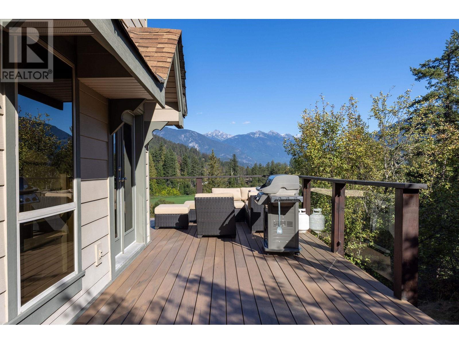 1731 Pinewood Drive, Pemberton, British Columbia  V0N 2L3 - Photo 11 - R2856796