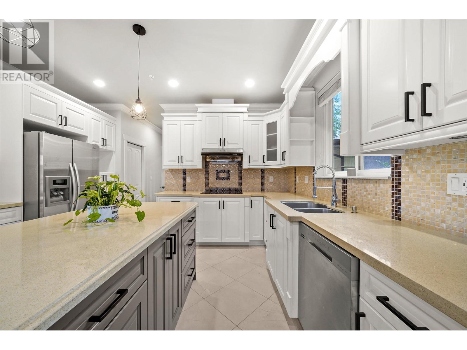1768 Laurier Avenue, Port Coquitlam, British Columbia  V3B 2C4 - Photo 9 - R2856824