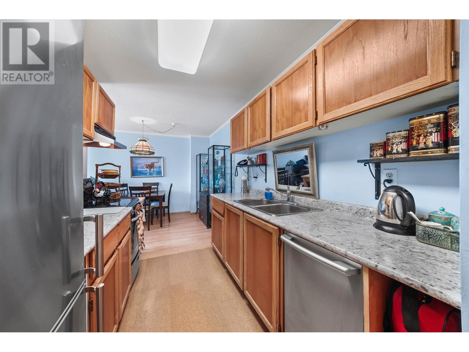 309 809 W 16th Street, North Vancouver, British Columbia  V7P 1R2 - Photo 11 - R2856879