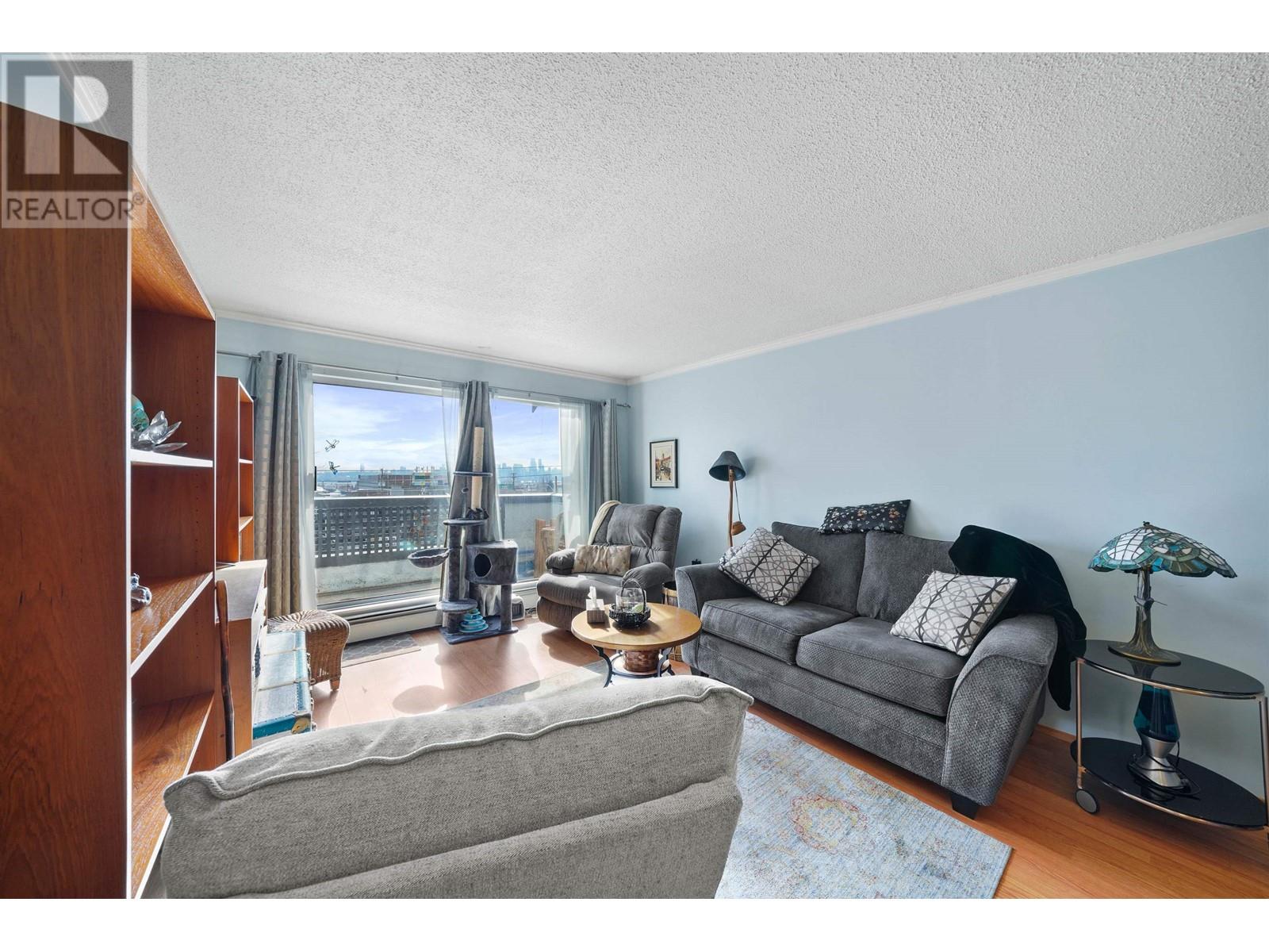 309 809 W 16th Street, North Vancouver, British Columbia  V7P 1R2 - Photo 5 - R2856879