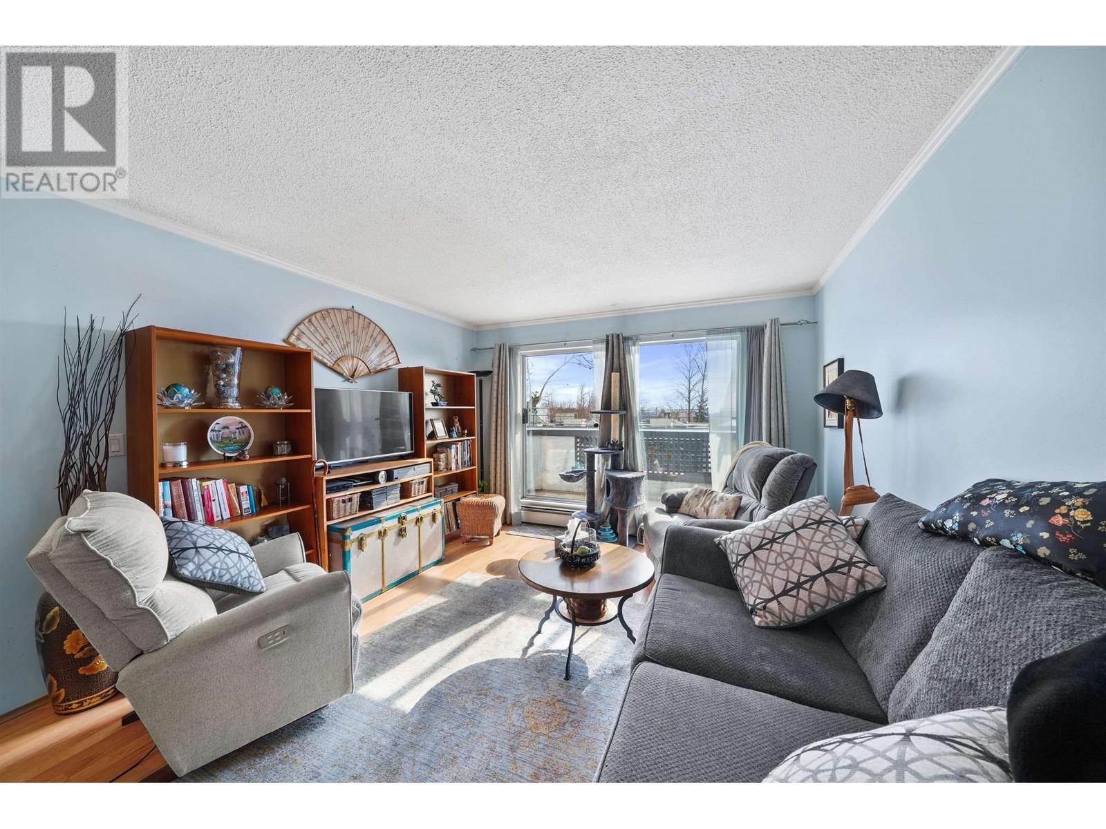 309 809 W 16th Street, North Vancouver, British Columbia  V7P 1R2 - Photo 6 - R2856879