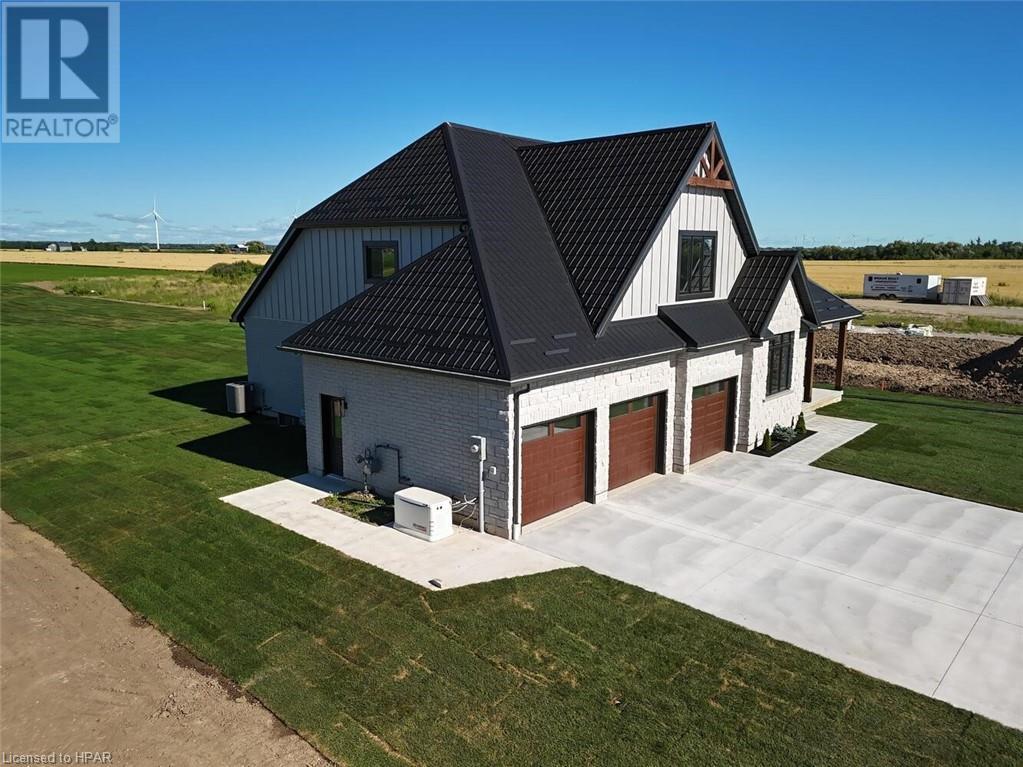 73590 Irene Crescent, Zurich, Ontario  N0M 2T0 - Photo 4 - 40548777