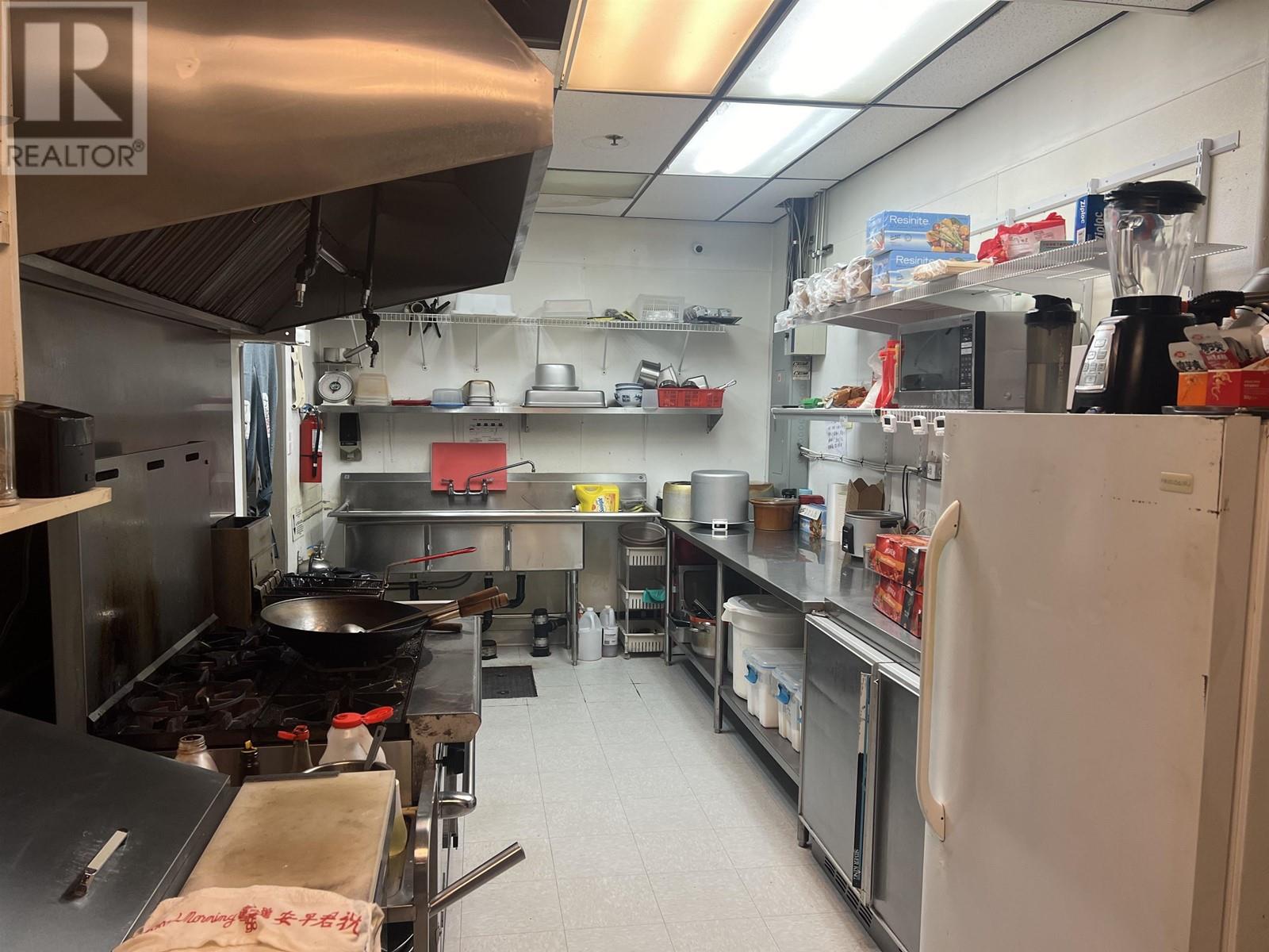 Listing Picture 12 of 26 : B4 5728 UNIVERSITY BOULEVARD, Vancouver / 溫哥華 - 魯藝地產 Yvonne Lu Group - MLS Medallion Club Member