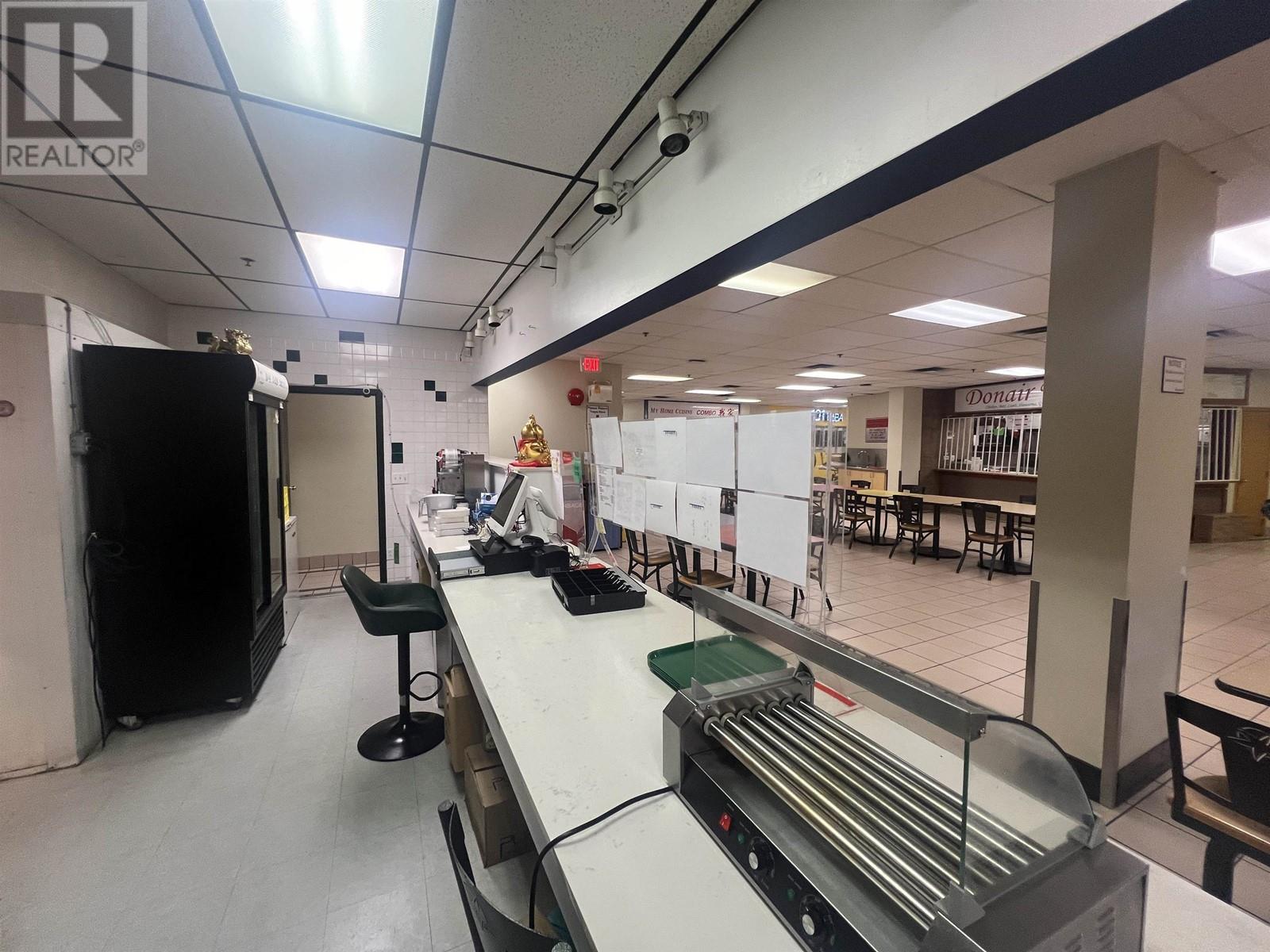 Listing Picture 11 of 26 : B4 5728 UNIVERSITY BOULEVARD, Vancouver / 溫哥華 - 魯藝地產 Yvonne Lu Group - MLS Medallion Club Member