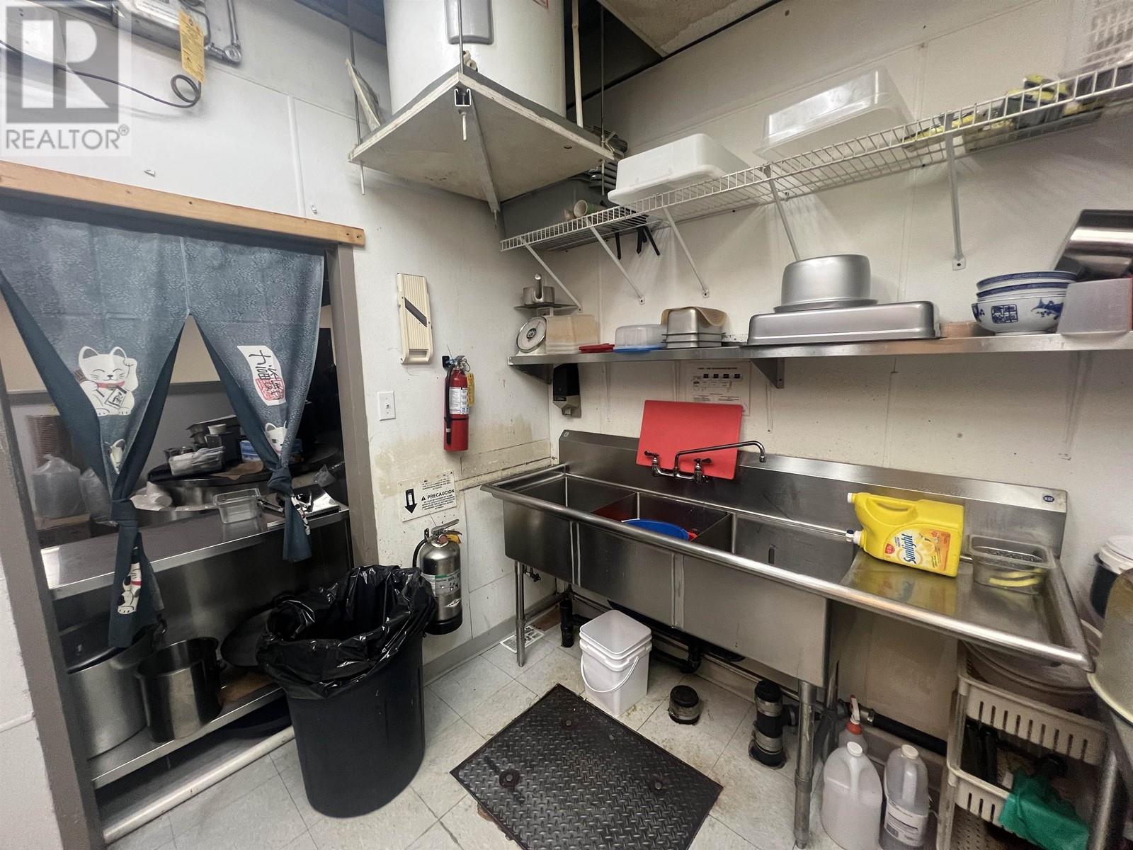 Listing Picture 15 of 26 : B4 5728 UNIVERSITY BOULEVARD, Vancouver / 溫哥華 - 魯藝地產 Yvonne Lu Group - MLS Medallion Club Member