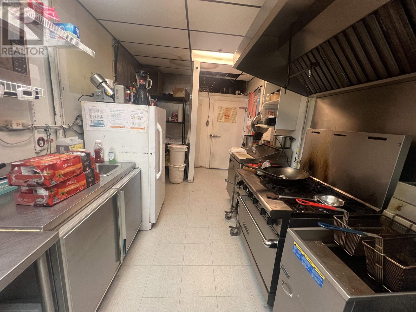 Listing Picture 16 of 26 : B4 5728 UNIVERSITY BOULEVARD, Vancouver / 溫哥華 - 魯藝地產 Yvonne Lu Group - MLS Medallion Club Member