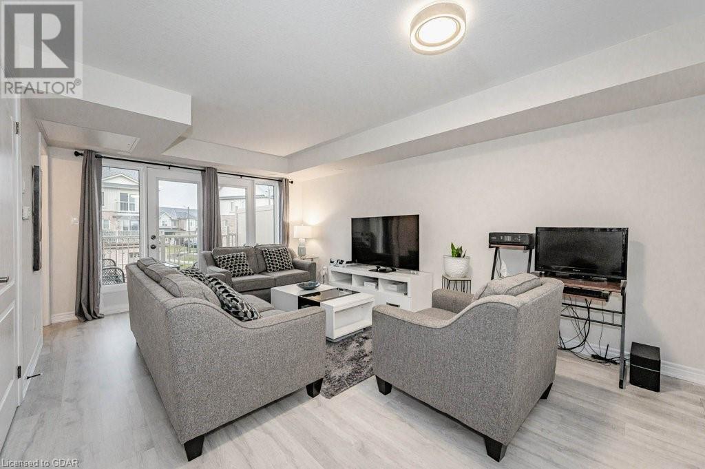 124 Watson Parkway N Unit# 10, Guelph, Ontario  N1E 0P6 - Photo 3 - 40539822
