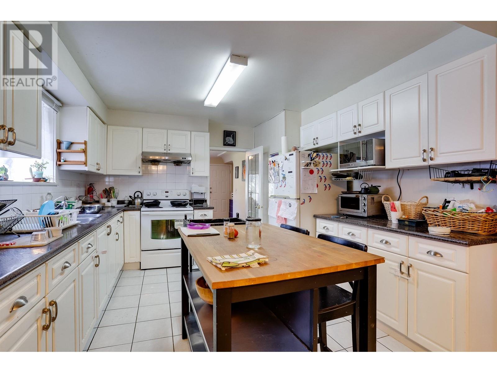 5422 Earles Street, Vancouver, British Columbia  V5R 3S1 - Photo 7 - R2856817