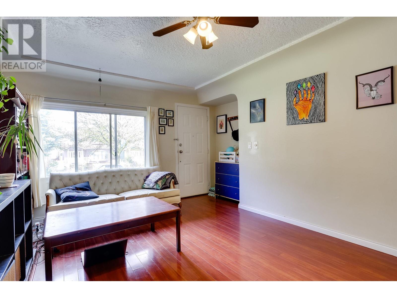 5422 Earles Street, Vancouver, British Columbia  V5R 3S1 - Photo 11 - R2856817