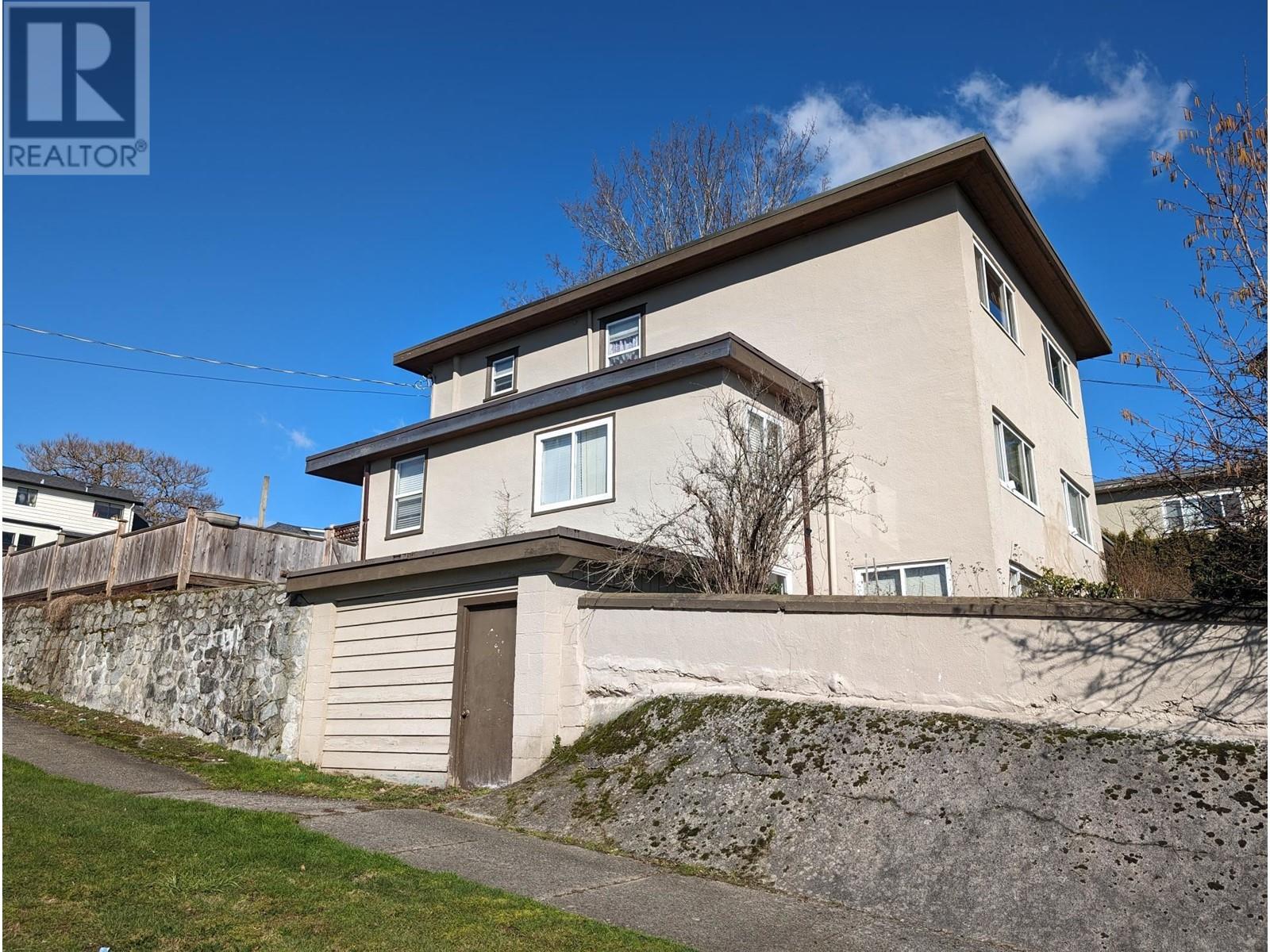 1321 Sixth Avenue, New Westminster, British Columbia  V3M 2C3 - Photo 2 - C8058163
