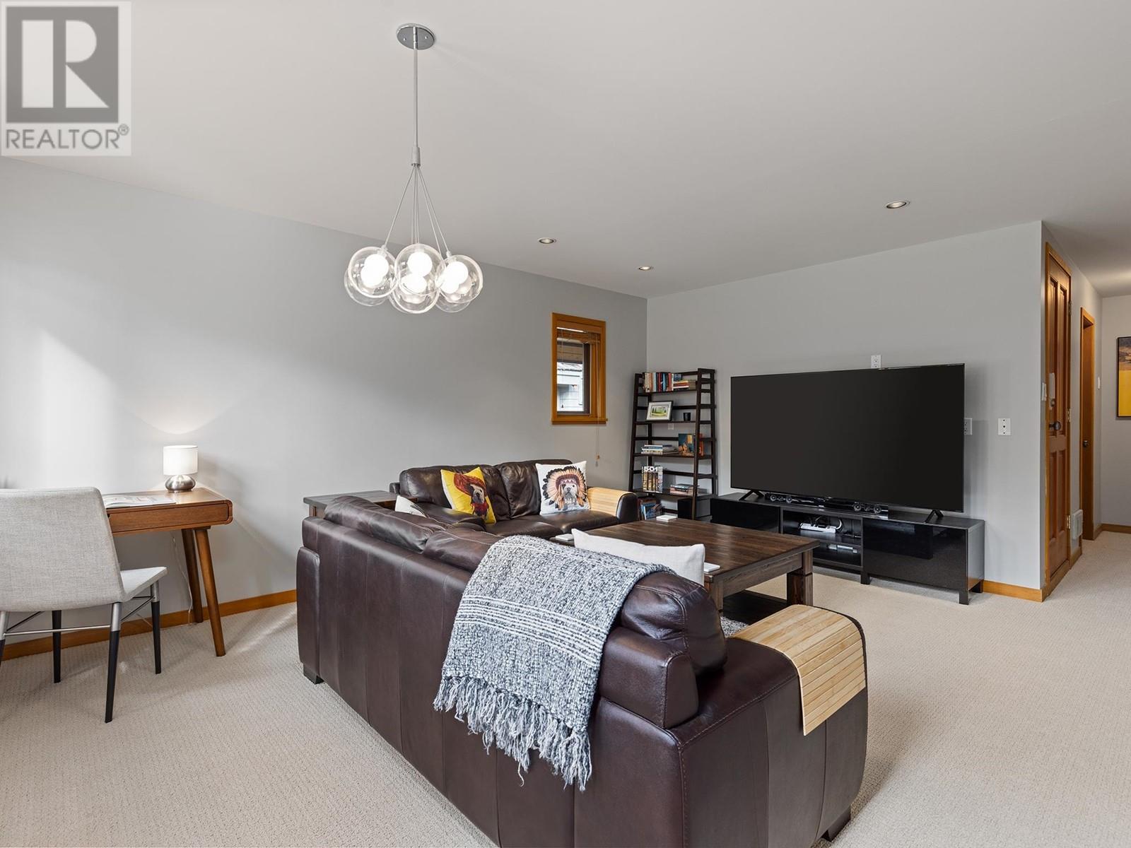 8107 Muirfield Crescent, Whistler, British Columbia  V8E 1J7 - Photo 26 - R2857053