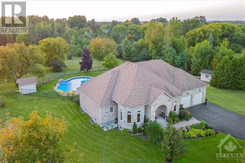 6120 KNIGHTS DRIVE Manotick