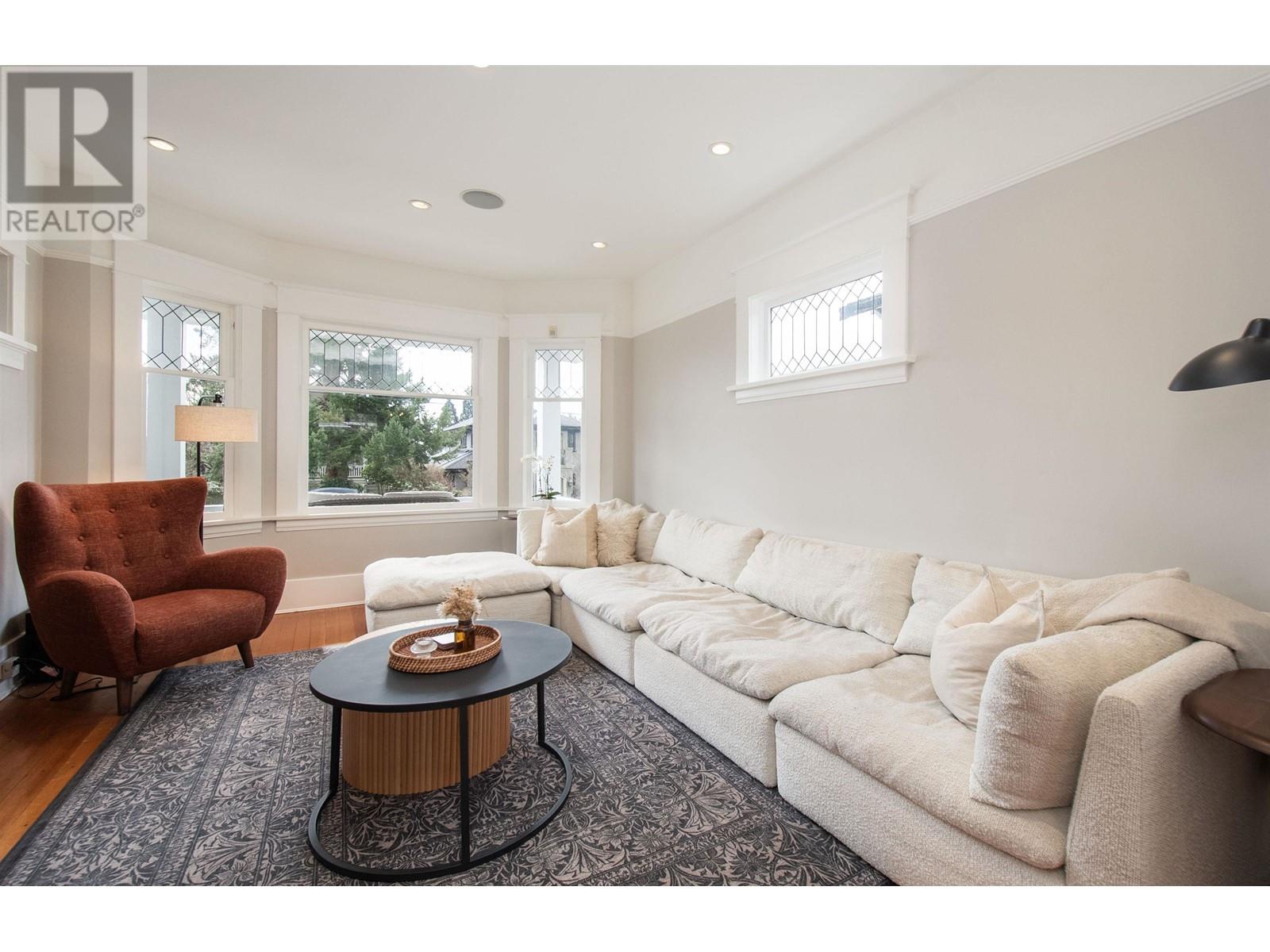 426 E 10th Street, North Vancouver, British Columbia  V7L 2E4 - Photo 6 - R2856901