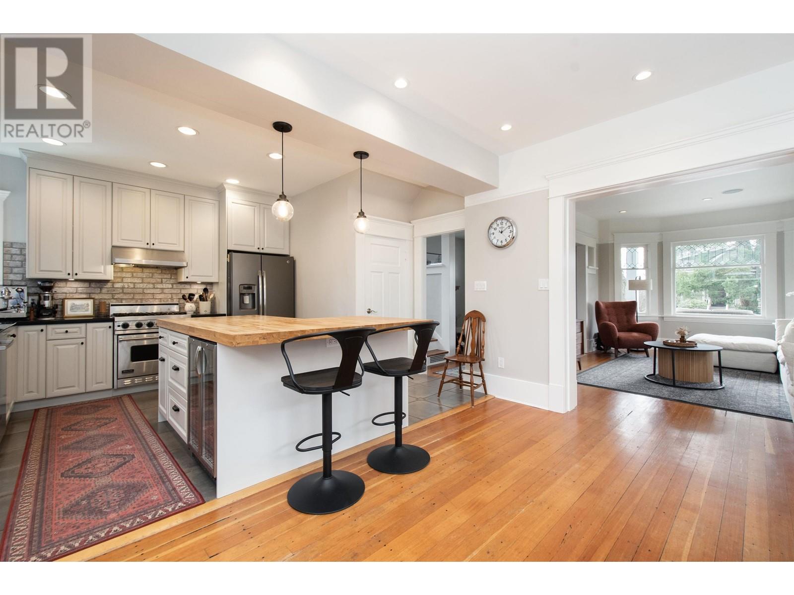426 E 10th Street, North Vancouver, British Columbia  V7L 2E4 - Photo 10 - R2856901