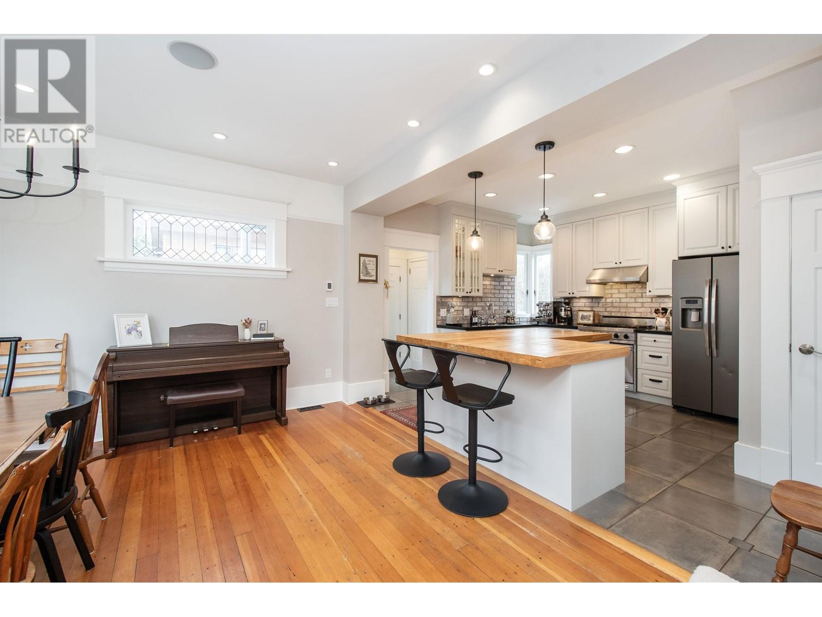 426 E 10th Street, North Vancouver, British Columbia  V7L 2E4 - Photo 8 - R2856901