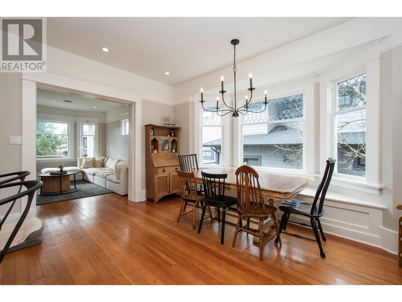 426 E 10th Street, North Vancouver, British Columbia  V7L 2E4 - Photo 9 - R2856901