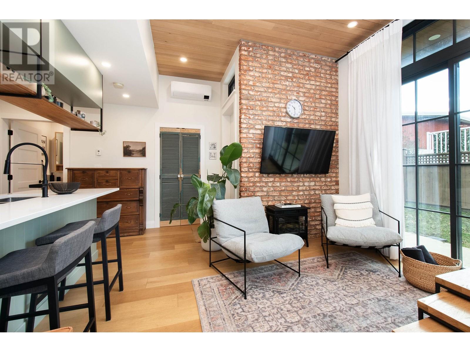 426 E 10th Street, North Vancouver, British Columbia  V7L 2E4 - Photo 30 - R2856901