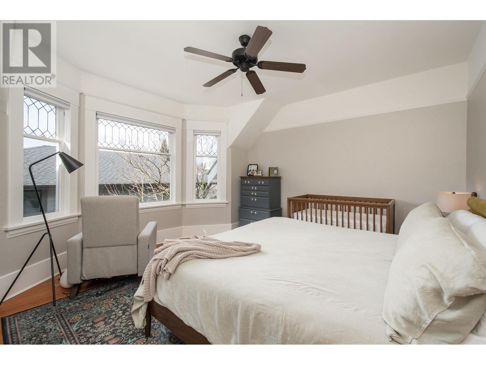 426 E 10th Street, North Vancouver, British Columbia  V7L 2E4 - Photo 13 - R2856901