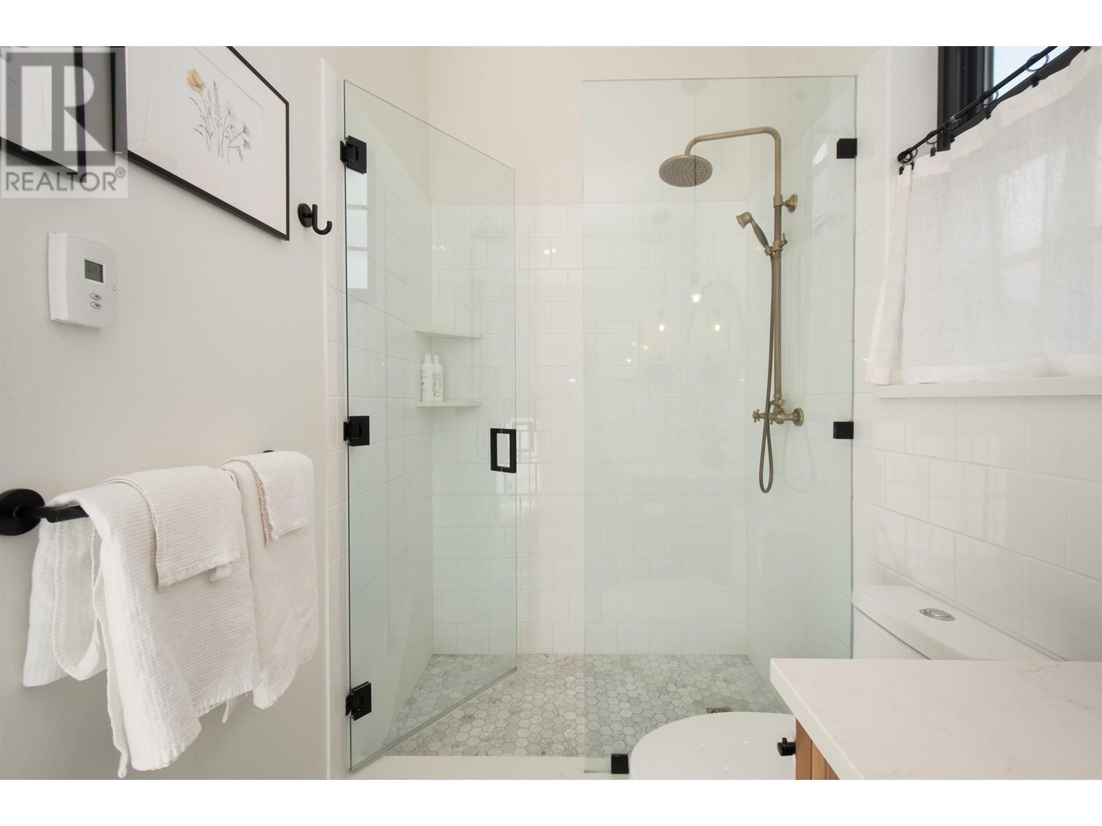 426 E 10th Street, North Vancouver, British Columbia  V7L 2E4 - Photo 40 - R2856901
