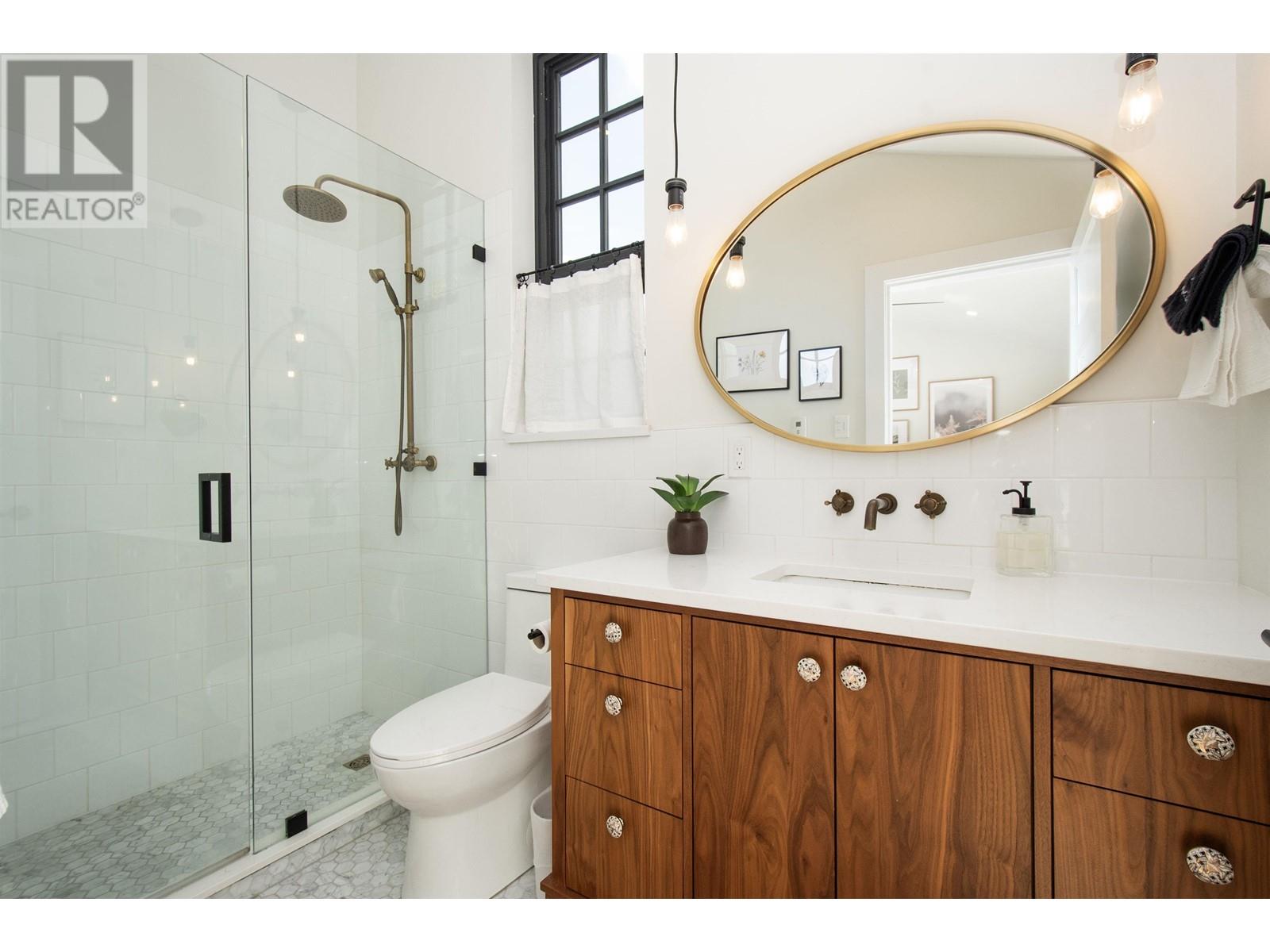 426 E 10th Street, North Vancouver, British Columbia  V7L 2E4 - Photo 39 - R2856901