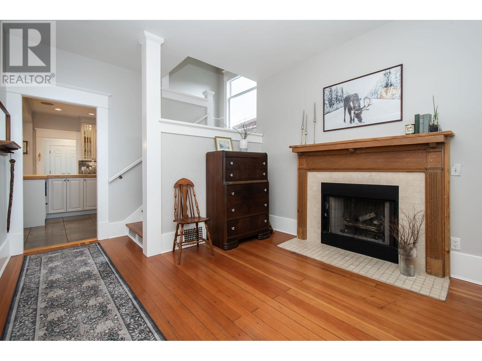 426 E 10th Street, North Vancouver, British Columbia  V7L 2E4 - Photo 4 - R2856901