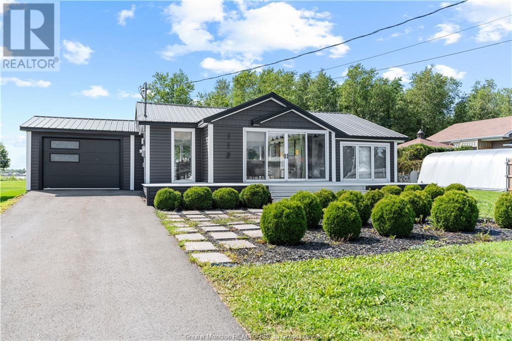 113 Railway Ave, Pointe Du Chene, New Brunswick  E4P 2W6 - Photo 1 - M157814