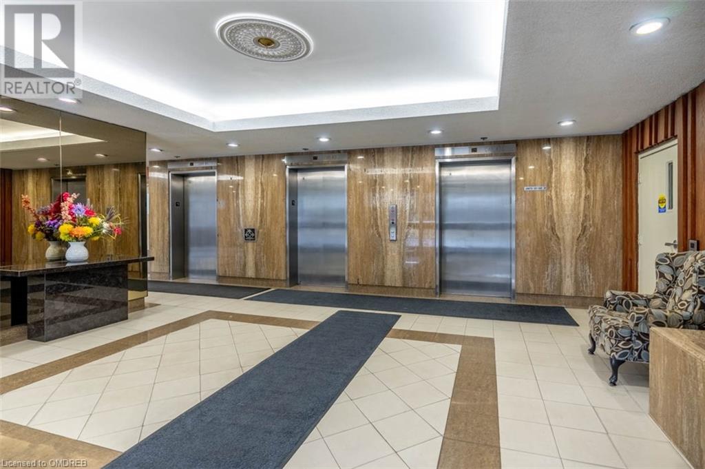 50 Elm Drive E Unit# 1710, Mississauga, Ontario  L5A 3X2 - Photo 3 - 40546310
