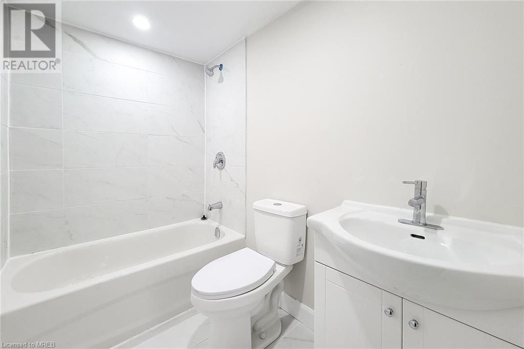 81 West 25th Street, Hamilton, Ontario  L9C 4X3 - Photo 12 - 40551531
