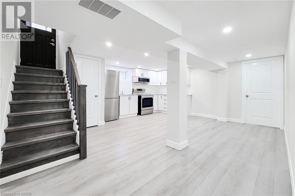 81 West 25th Street, Hamilton, Ontario  L9C 4X3 - Photo 3 - 40551531