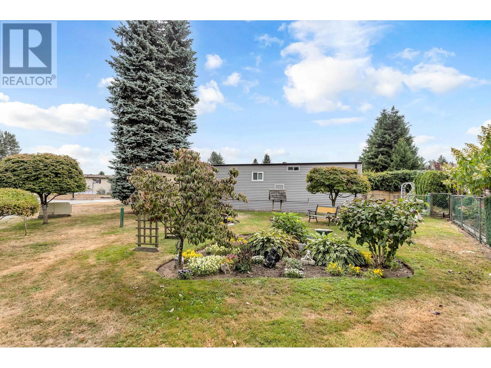 123 11959 Ponderosa Boulevard, Pitt Meadows, British Columbia  V3Y 1Z3 - Photo 2 - R2857052